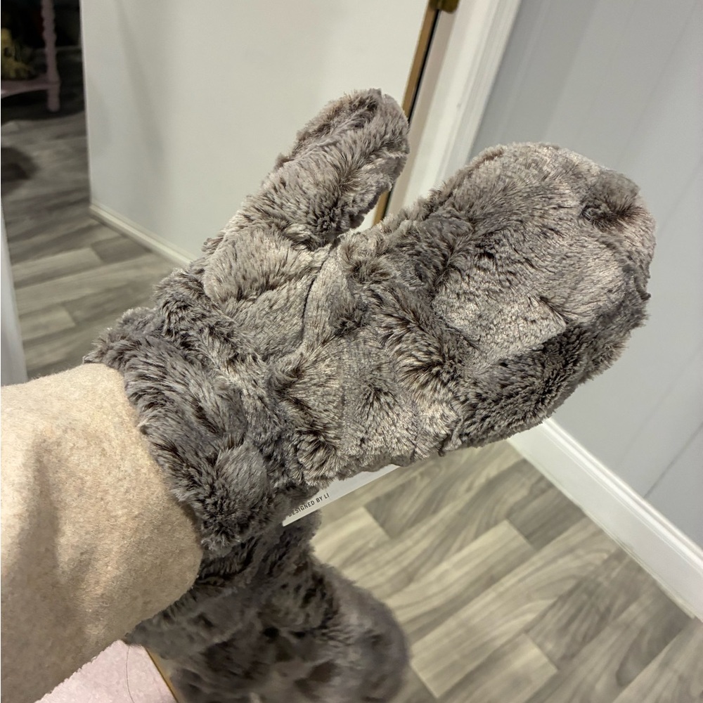 Pandemonium Cozy Gray Faux Fur Mittens and neck warmer set